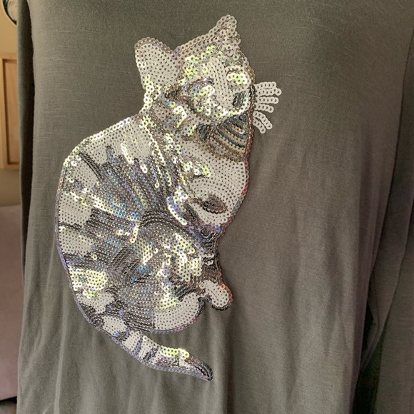 Gray Sequined Cat Long-sleeve Shark-bite Hem Tee large - Picture 3 of 10
